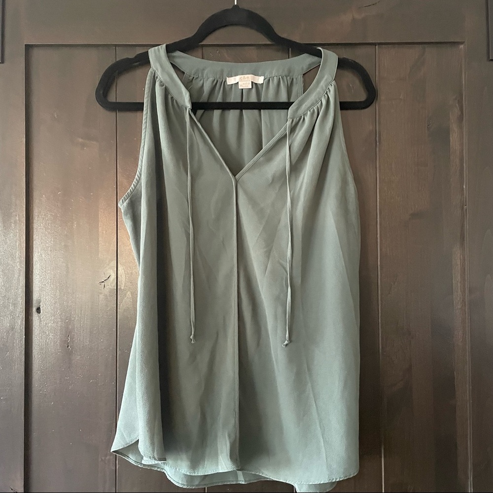 Gently Worn. Women’s C and E Green Tank Top